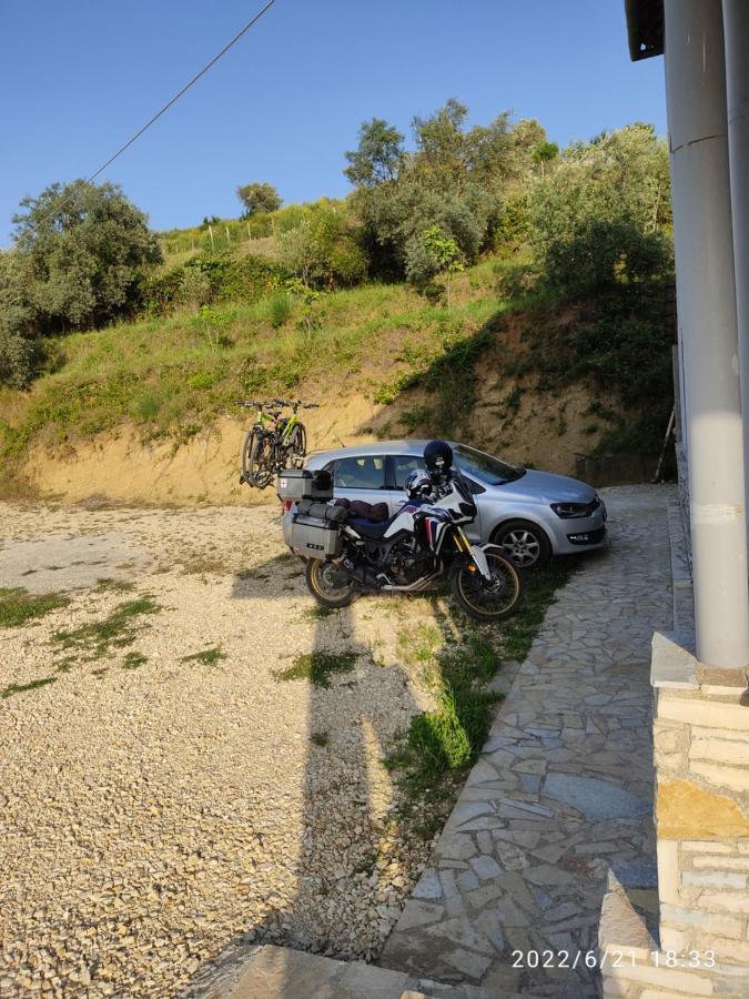 בראט Guest House Pashollari מראה חיצוני תמונה