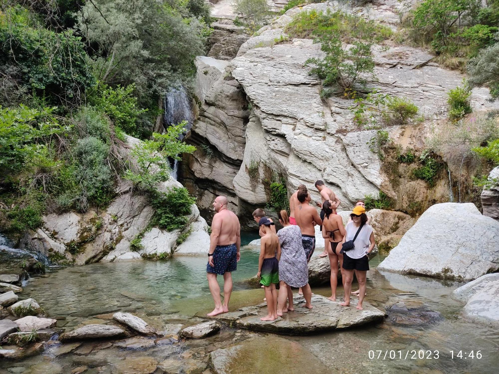 בראט Guest House Pashollari מראה חיצוני תמונה
