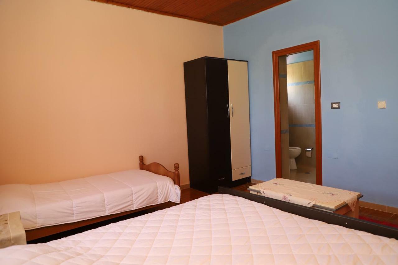בראט Guest House Pashollari מראה חיצוני תמונה