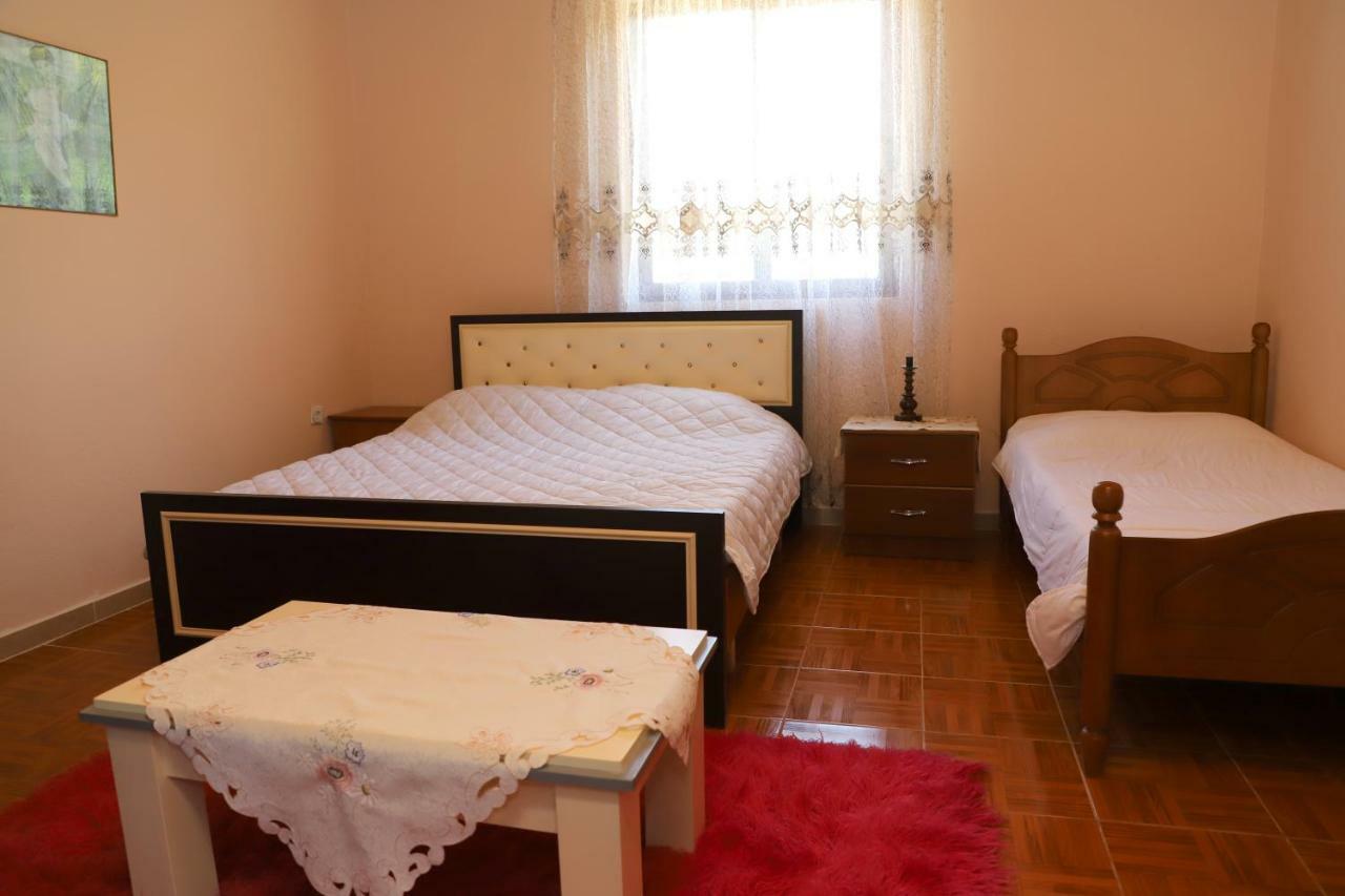 בראט Guest House Pashollari חדר תמונה