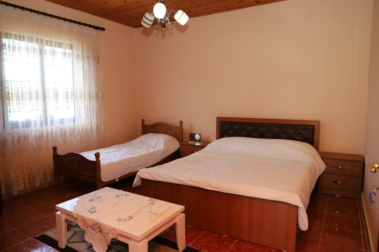 בראט Guest House Pashollari מראה חיצוני תמונה