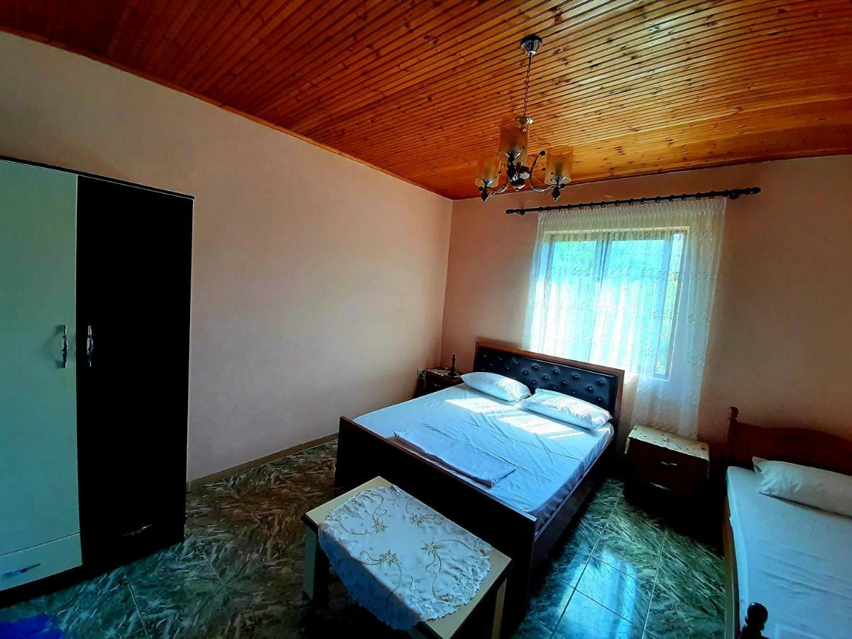 בראט Guest House Pashollari מראה חיצוני תמונה
