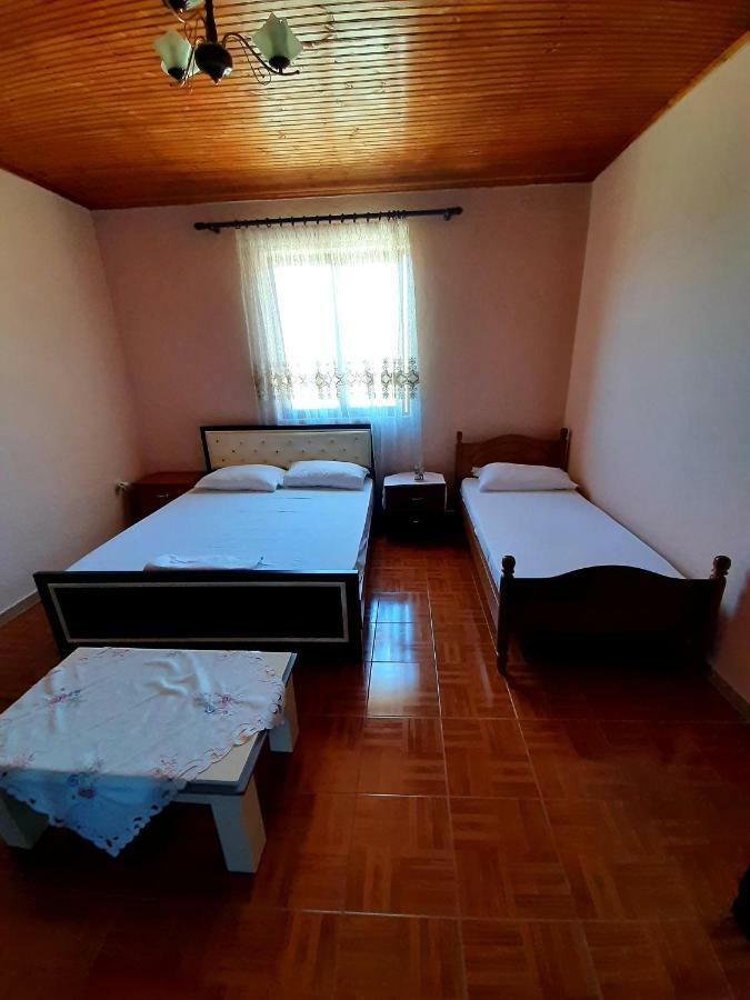 בראט Guest House Pashollari מראה חיצוני תמונה